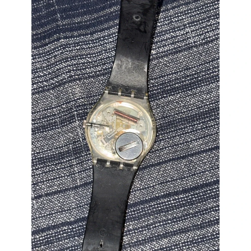 SWATCH Vintage 1987 SNOWWHITE GK104 Mirror Face Dial New battery installed